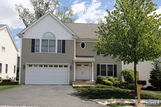 3 Wayne Ct, Waldwick, NJ 07463 photo 1