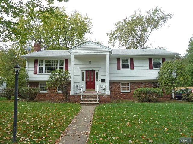 663 Drexel Rd, Paramus, NJ 07652 photo 1