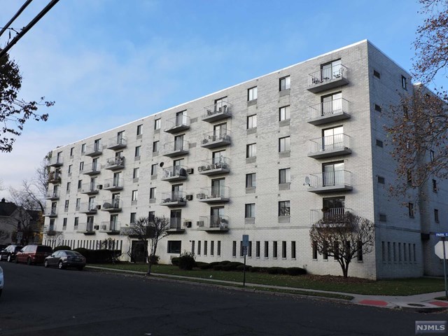 281 Park St #4B, Hackensack, NJ 07601 photo 1