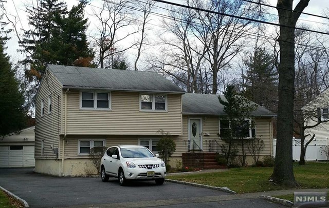 51 Jay Dr, Paramus, NJ 07652 photo 1