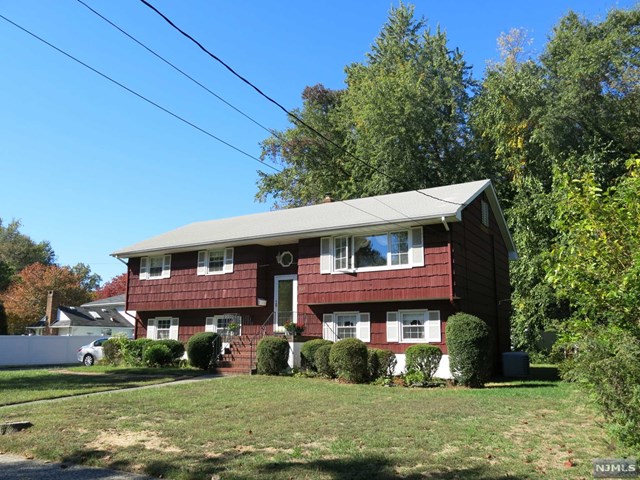101 Iona Pl, Paramus, NJ 07652 photo 1