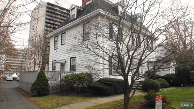 274 Summit Ave, Hackensack, NJ 07601 photo 1