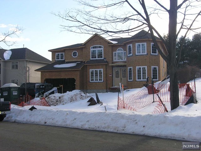 246 Addison Pl, Paramus, NJ 07652 photo 1