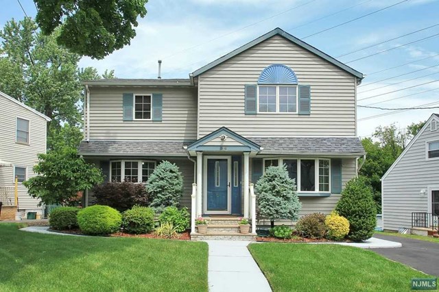 34 Chadwick Dr, Nutley, NJ 07110 photo 1