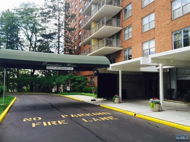 301 Beech St #9C, Hackensack, NJ 07601 photo 1