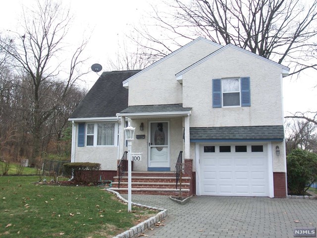 100 Arnot Pl, Paramus, NJ 07652 photo 1