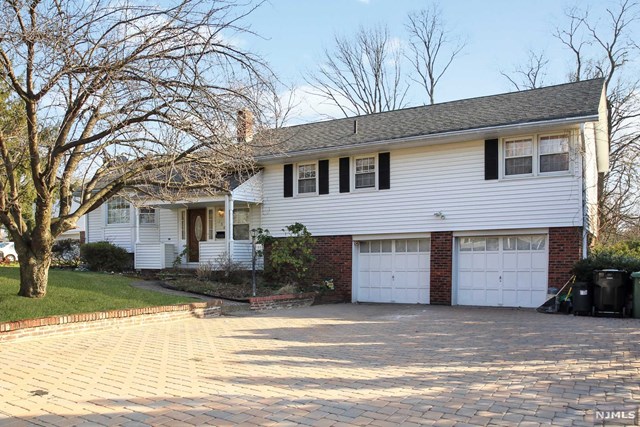 190 Victoria Ave, Paramus, NJ 07652 photo 1