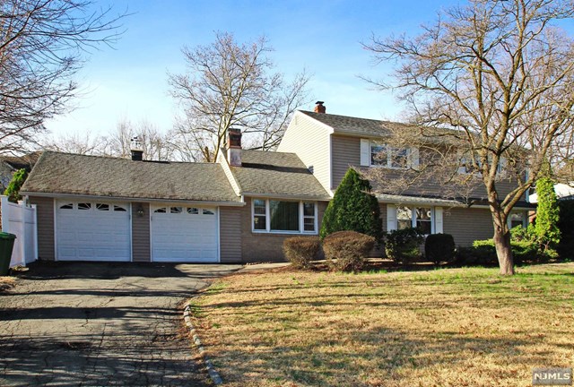 202 Clayton Ter, Paramus, NJ 07652 photo 1