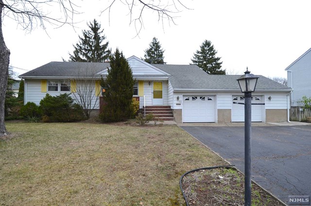 89 Glen Ave, Paramus, NJ 07652 photo 1