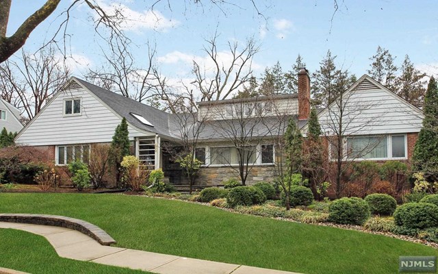 692 Camperdown Rd, Teaneck, NJ 07666 photo 1