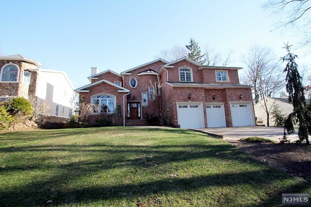 91 Benton Rd, Paramus, NJ 07652 photo 1