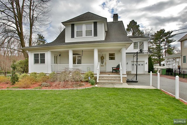 348 Continental Ave, Paramus, NJ 07652 photo 1