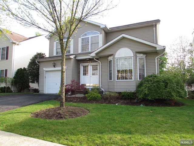733 Gettysburg Pl, Paramus, NJ 07652 photo 1