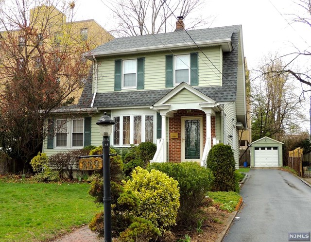 229 Clinton Pl, Hackensack, NJ 07601 photo 1