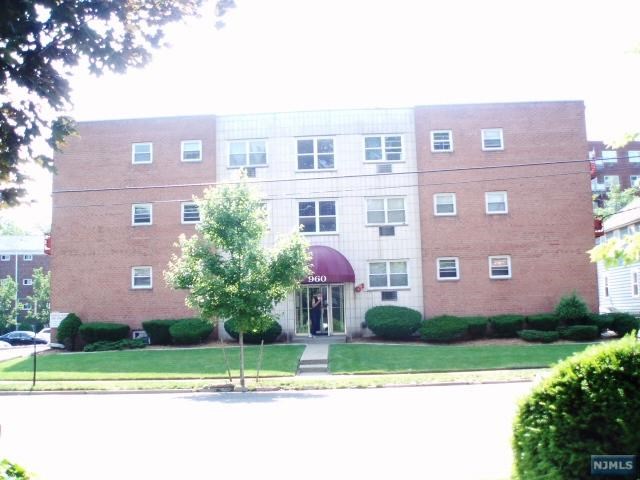 960 Main St #10, Hackensack, NJ 07601 photo 1