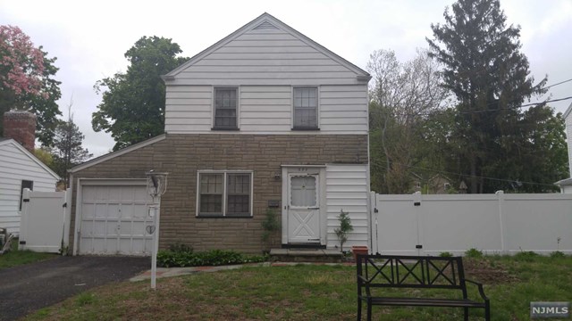 390 Hickory Ave, Paramus, NJ 07652 photo 1