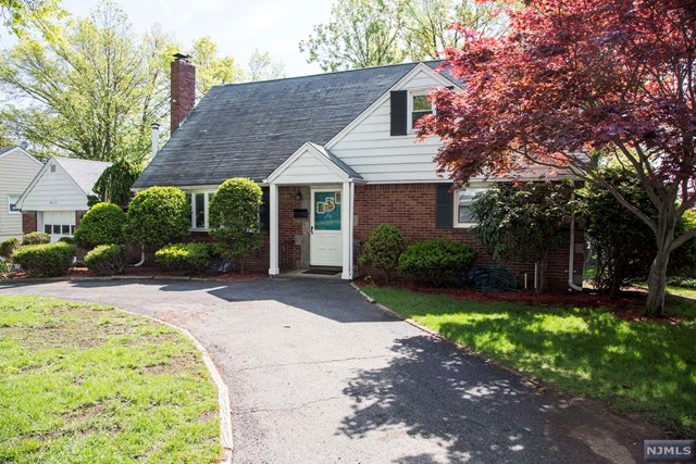 26 Ackerman Ave, Oradell, NJ 07649 photo 1