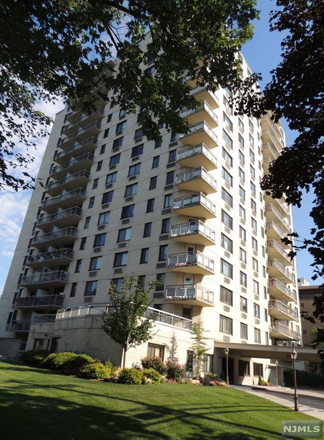 307 Prospect Ave #8I, Hackensack, NJ 07601 photo 1