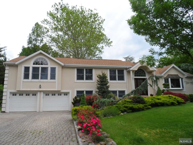 251 Homestead Rd, Paramus, NJ 07652 photo 1