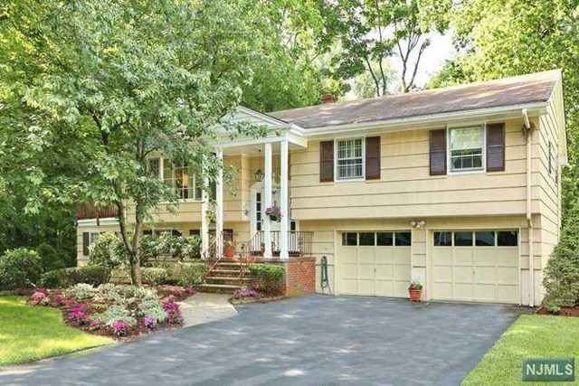 176 Kennedy Ct, Paramus, NJ 07652 photo 1