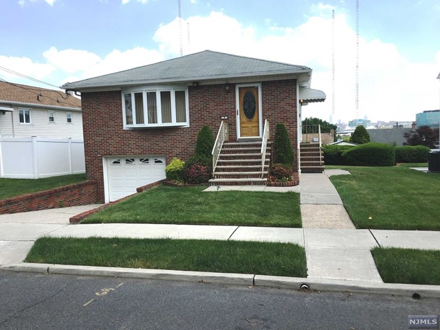 4 Schultz Pl, Secaucus, NJ 07094 photo 1