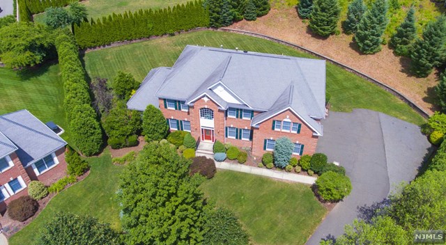 218 Bennington Ter, Paramus, NJ 07652 photo 1