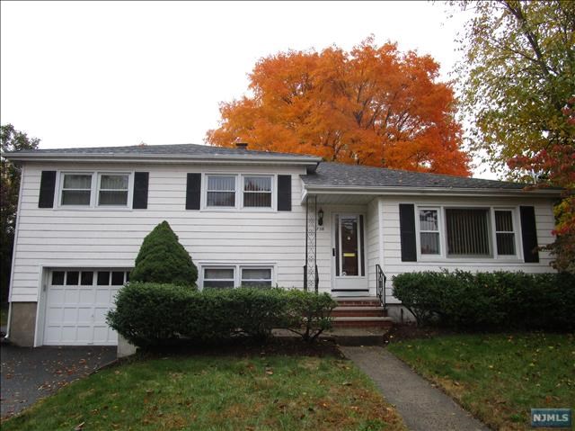 736 Highland Ave, Paramus, NJ 07652 photo 1
