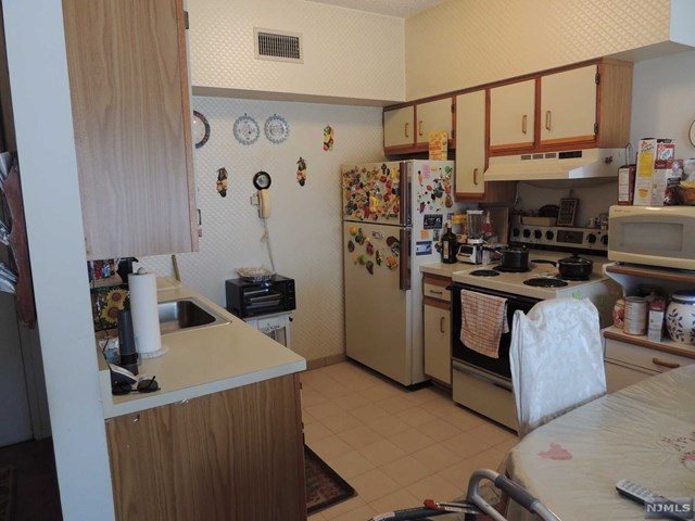 280 Union St #206, Hackensack, NJ 07601 photo 1