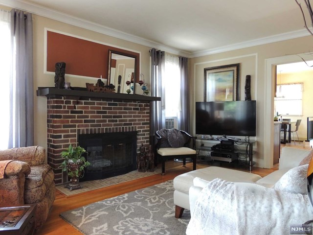 72 Pine St, Hackensack, NJ 07601 photo 1