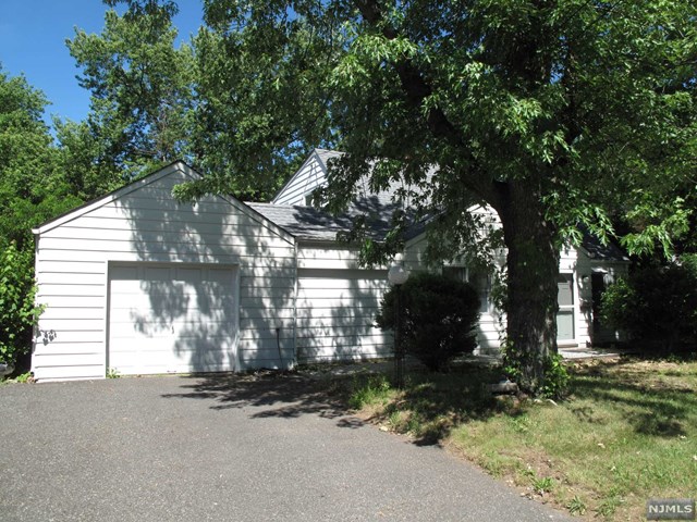 294 Mckinley Blvd, Paramus, NJ 07652 photo 1