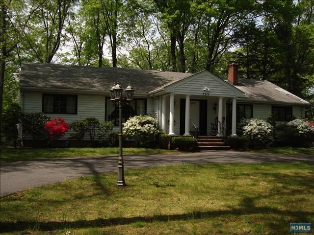 303 N Farview Ave, Paramus, NJ 07652 photo 1