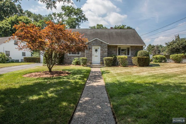518 Green Valley Rd, Paramus, NJ 07652 photo 1