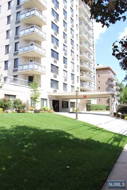 307 Prospect Ave #6I, Hackensack, NJ 07601 photo 1