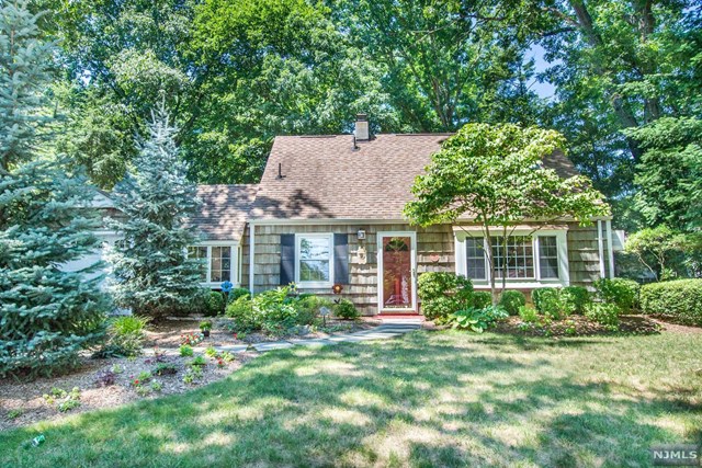 473 Forest Ave, Paramus, NJ 07652 photo 1