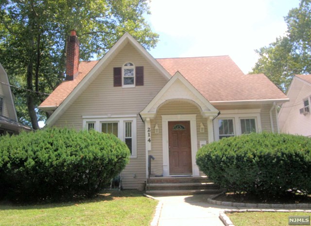 214 Wilson St, Hackensack, NJ 07601 photo 1