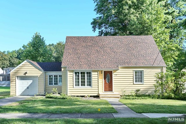 239 Hamilton Rd, Teaneck, NJ 07666 photo 1