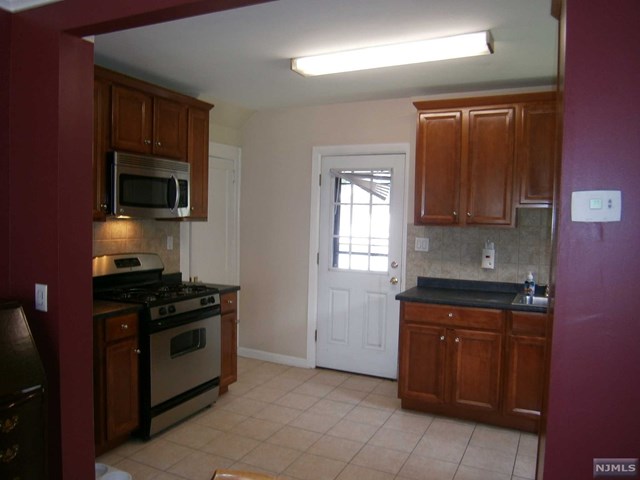 29 Arcadian Way, Paramus, NJ 07652 photo 1