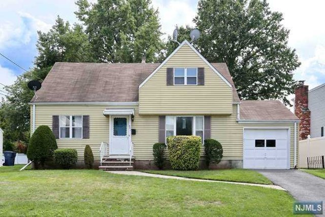 451 Crestwood Ave, Hackensack, NJ 07601 photo 1