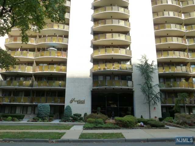 150 Overlook Ave #7B, Hackensack, NJ 07601 photo 1