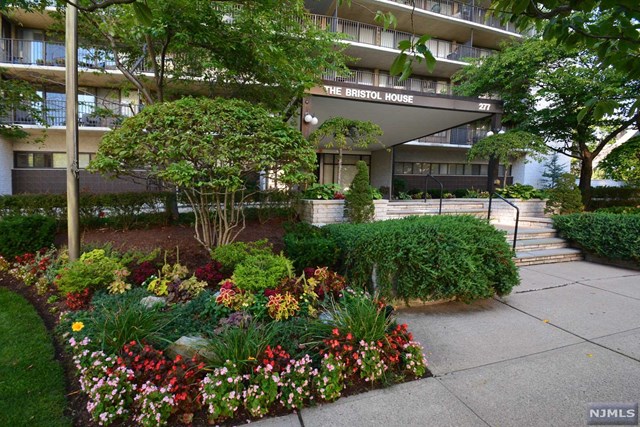 277 Prospect Ave #2E, Hackensack, NJ 07601 photo 1