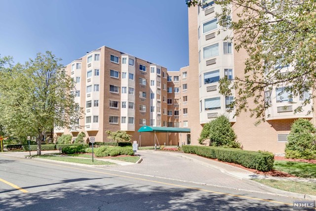 290 Anderson St #6B, Hackensack, NJ 07601 photo 1