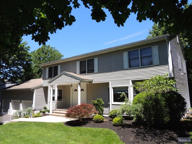 56 Duke Dr, Paramus, NJ 07652 photo 1
