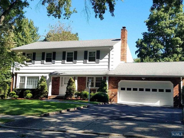 32 Vermont Dr, Paramus, NJ 07652 photo 1