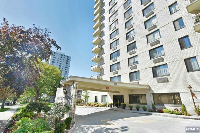 307 Prospect Ave #4A, Hackensack, NJ 07601 photo 1