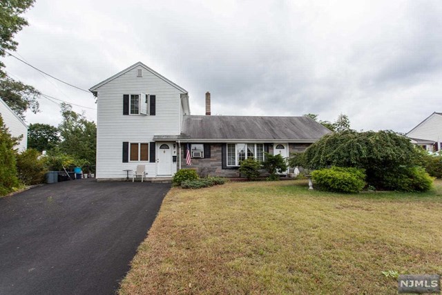 8 Douglas Way, Wayne, NJ 07470 photo 1