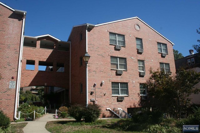 164 Clinton Pl #3C, Hackensack, NJ 07601 photo 1
