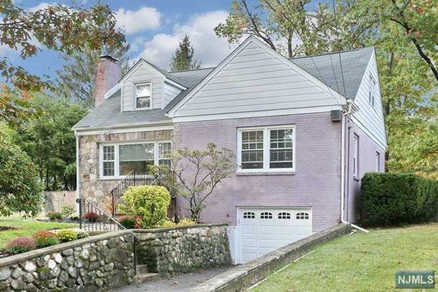 53 Summit Ave, Waldwick, NJ 07463 photo 1