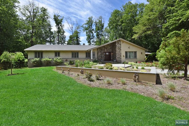 12 E Denison Dr, Saddle River, NJ 07458 photo 1