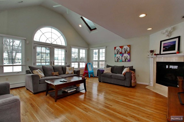 111 5th St, Cresskill, NJ 07626 photo 1
