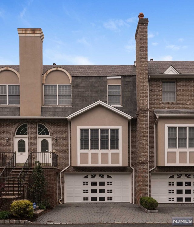 133 Stonegate Trl, Cresskill, NJ 07626 photo 1
